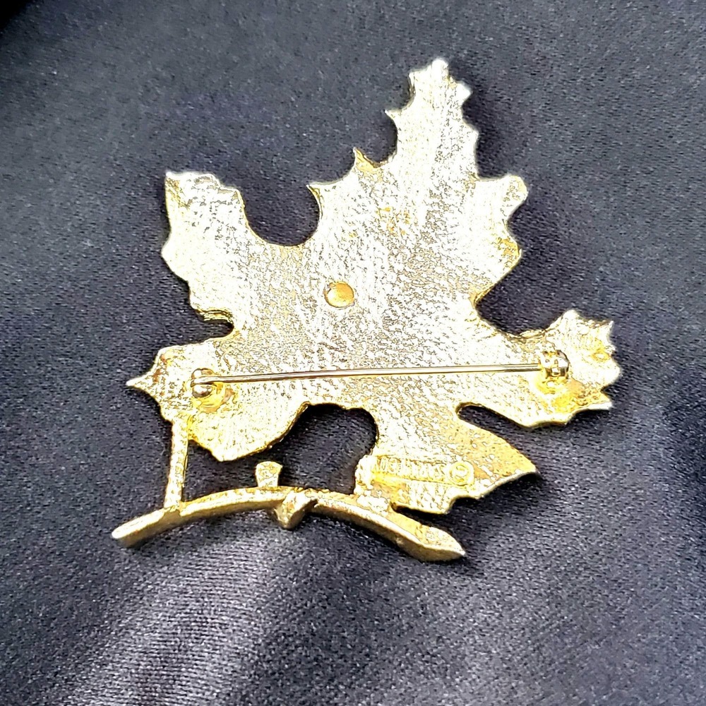 VTG Sarah Coventry "Bit O' Fantasy" brooch 1966 gold-tone leaf With ladybug - Picture 3 of 9